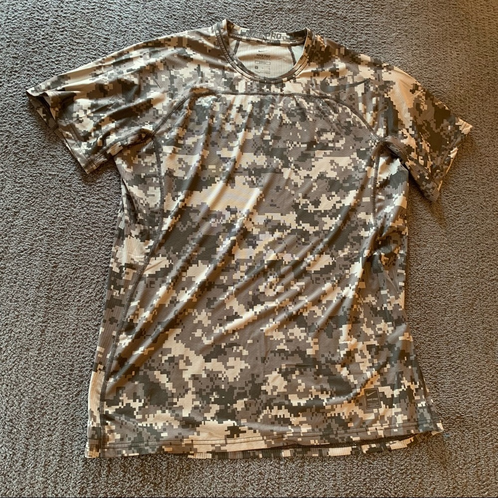 Men’s Digi Camo Nike Pro T-shirt